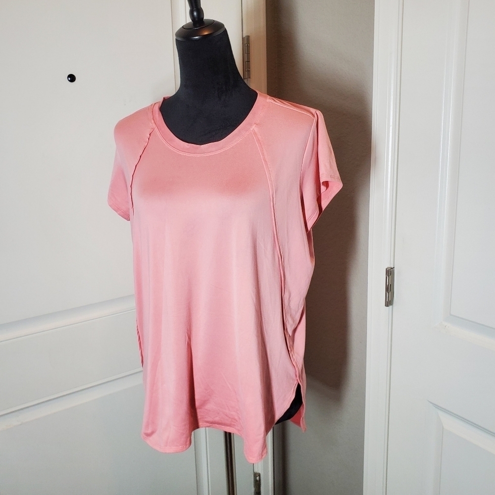 Champion Women's Pink Athletic Workout Top Size Medium Short Sleeve NWOT